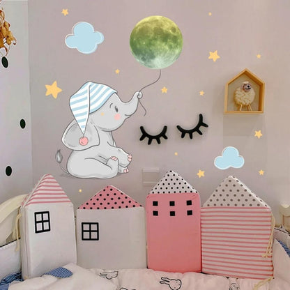 Stickers Muraux Lumineux pour Enfants – L’Éléphant Rêveur & Son Ciel Étoilé